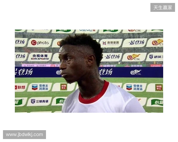 博主：蓉城外援卡隆目前仍处于留队状态，但已不可能随队踢中超